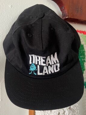 DREAM LAND cap